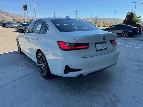 2020 BMW 330 i