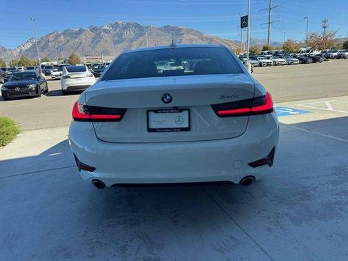 2020 BMW 330 i