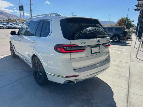 2023 BMW X7 xDrive40i