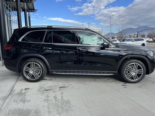 2026 Mercedes-Benz GLS 450 4MATIC