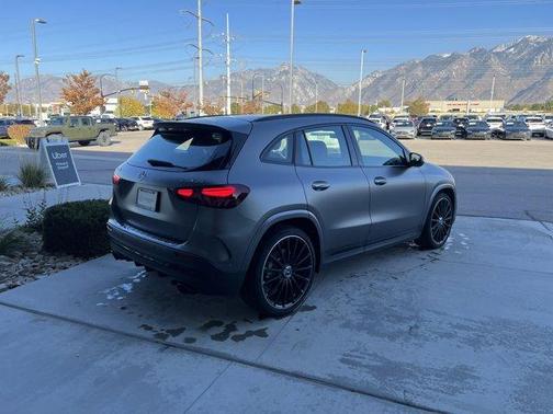 2025 Mercedes-Benz AMG GLA 35 Base