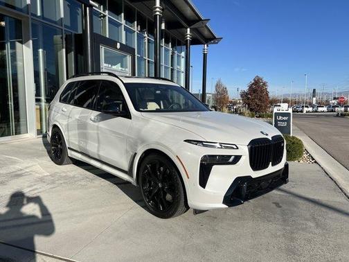 2024 BMW X7 M60i