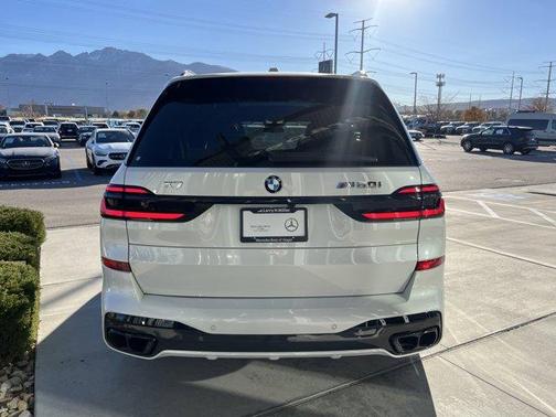 2024 BMW X7 M60i