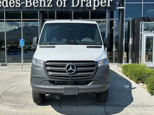 2025 Mercedes-Benz Sprinter 2500 144 WB Standard Roof Passenger