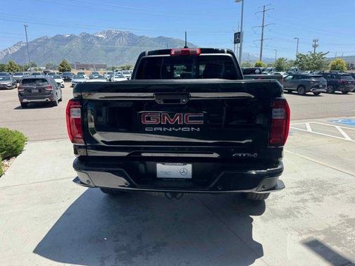 2024 GMC Canyon AT4