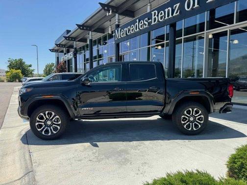 2024 GMC Canyon AT4