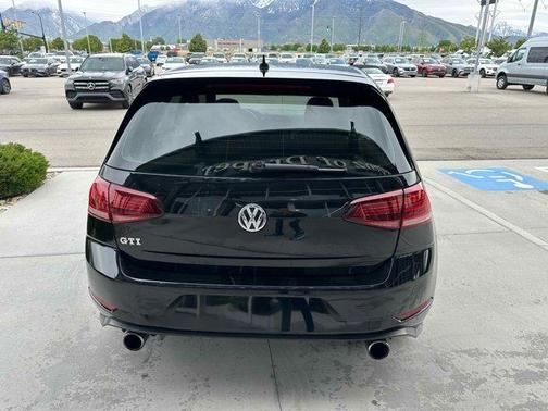 2018 Volkswagen Golf GTI 2.0T S 4-Door