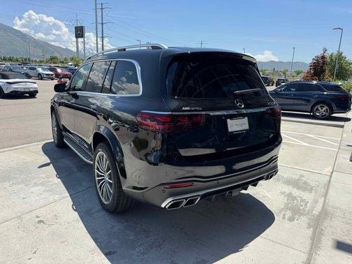 2025 Mercedes-Benz AMG GLS 63 Base