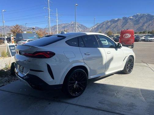 2023 BMW X6 M50i