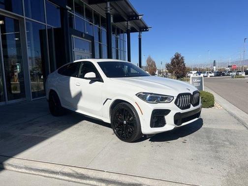 2023 BMW X6 M50i