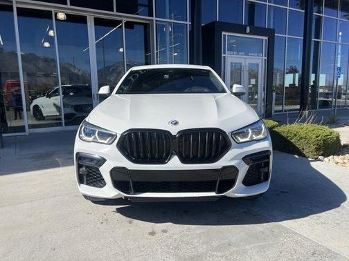 2023 BMW X6 M50i