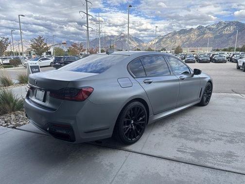 2022 BMW 750 i xDrive