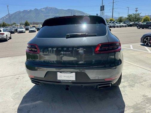 2018 Porsche Macan Base