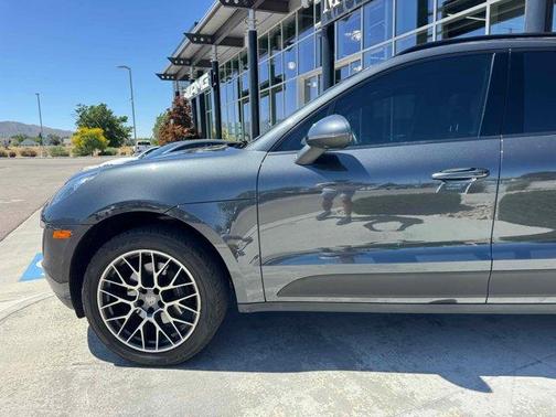 2018 Porsche Macan Base