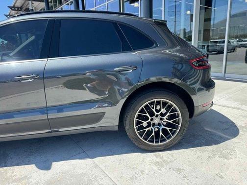 2018 Porsche Macan Base