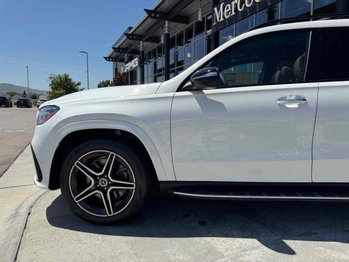 2025 Mercedes-Benz GLS 450 4MATIC