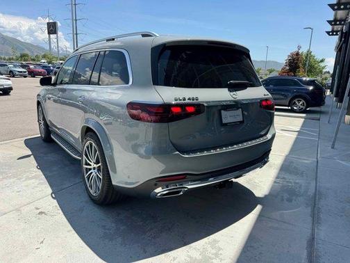 2025 Mercedes-Benz GLS 450 4MATIC