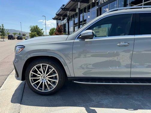 2025 Mercedes-Benz GLS 450 4MATIC
