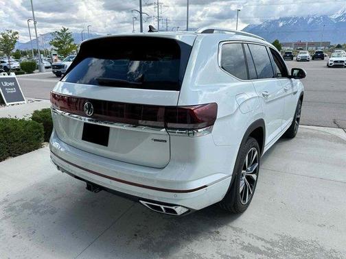 2024 Volkswagen Atlas 2.0T SEL Premium R-Line