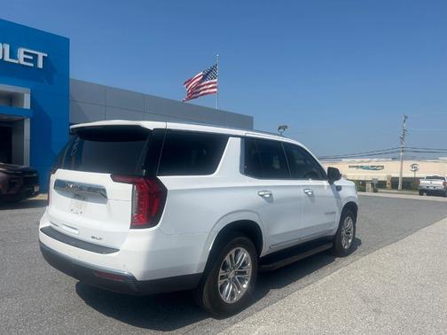 2023 GMC Yukon SLT
