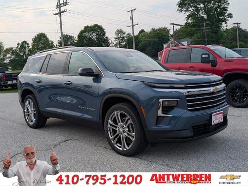 2025 Chevrolet Traverse LT