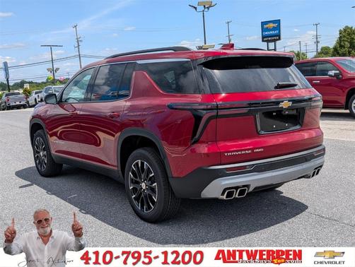 2025 Chevrolet Traverse LT