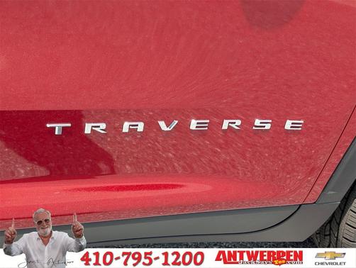 2025 Chevrolet Traverse LT