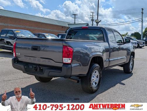 2017 Toyota Tacoma SR