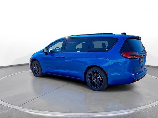 Hydro Blue Pearlcoat 2026 Chrysler Pacifica Select FWD