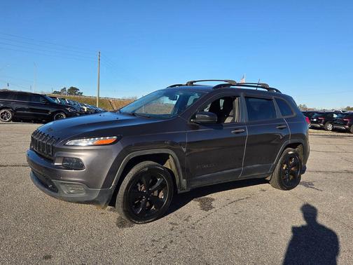 2017 Jeep Cherokee Sport
