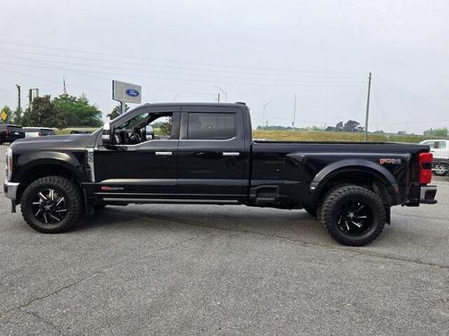 Agate Black Metallic 2025 Ford F-350 King Ranch