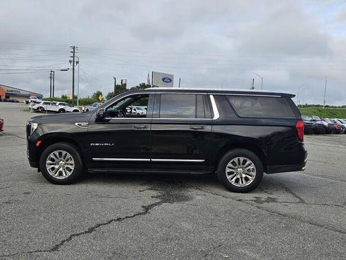 Onyx Black 2024 GMC Yukon XL Denali