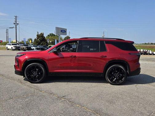 Radiant Red Tintcoat 2024 Chevrolet Traverse RS