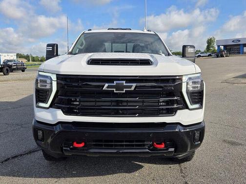 Summit White 2026 Chevrolet Silverado 2500 LTZ