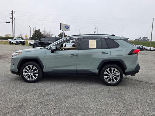 2023 Toyota RAV4 XLE Premium