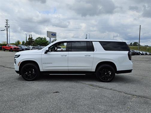 2025 Chevrolet Suburban Premier