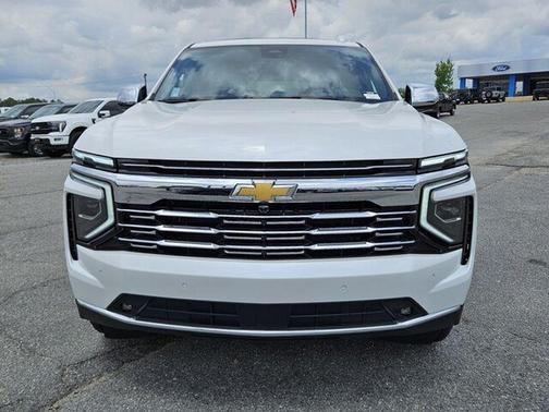 Iridescent Pearl Tricoat 2025 Chevrolet Suburban Premier