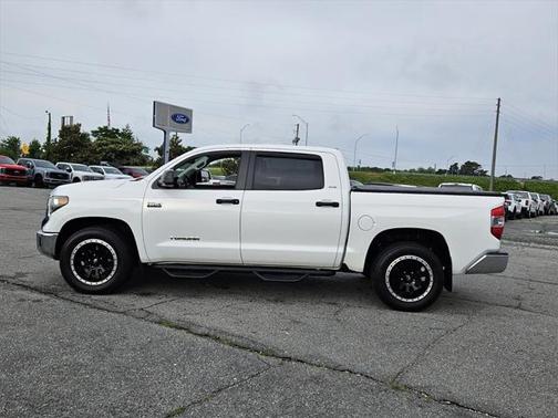 2018 Toyota Tundra SR5