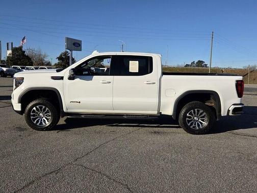 Summit White 2023 GMC Sierra 1500 AT4