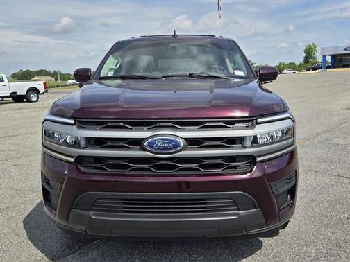 Jewel Red Metallic Tinted Clearcoat 2024 Ford Expedition XLT