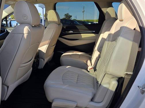 2022 Buick Enclave FWD Avenir