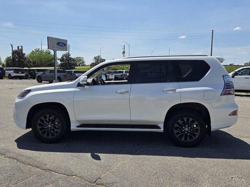 Eminent White Pearl 2023 Lexus GX 460 Premium