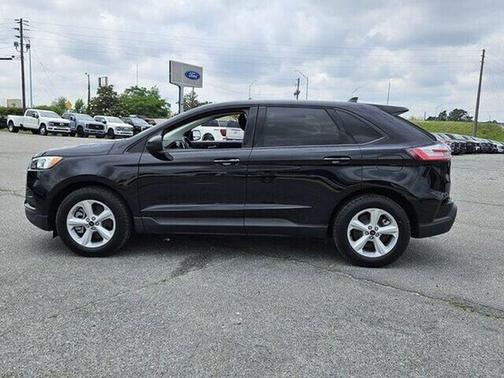 Agate Black Metallic 2024 Ford Edge SE