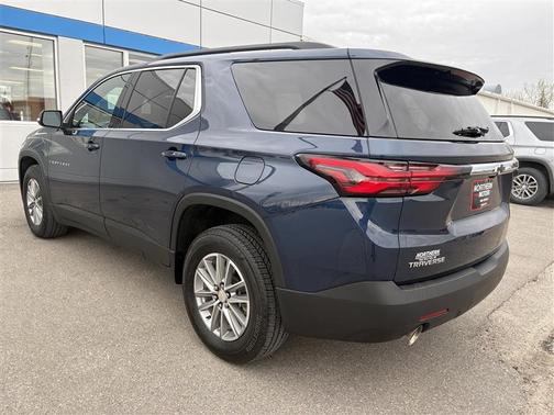 Blue 2023 Chevrolet Traverse LT Cloth