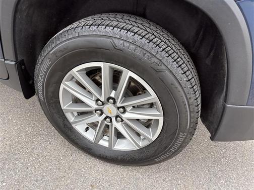 Blue 2023 Chevrolet Traverse LT Cloth