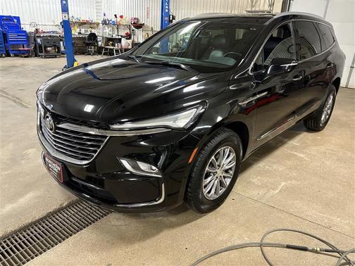 2022 Buick Enclave Essence