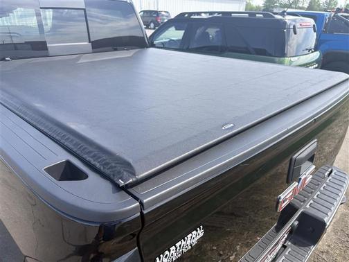 Black 2018 GMC Sierra 1500 SLT