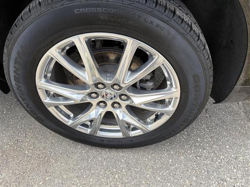Black 2023 Buick Enclave Essence