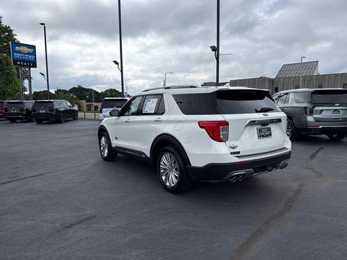 Star White Metallic Tri-Coat 2022 Ford Explorer King Ranch