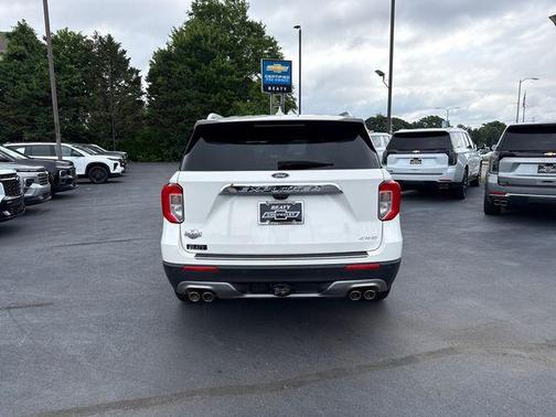 Star White Metallic Tri-Coat 2022 Ford Explorer King Ranch